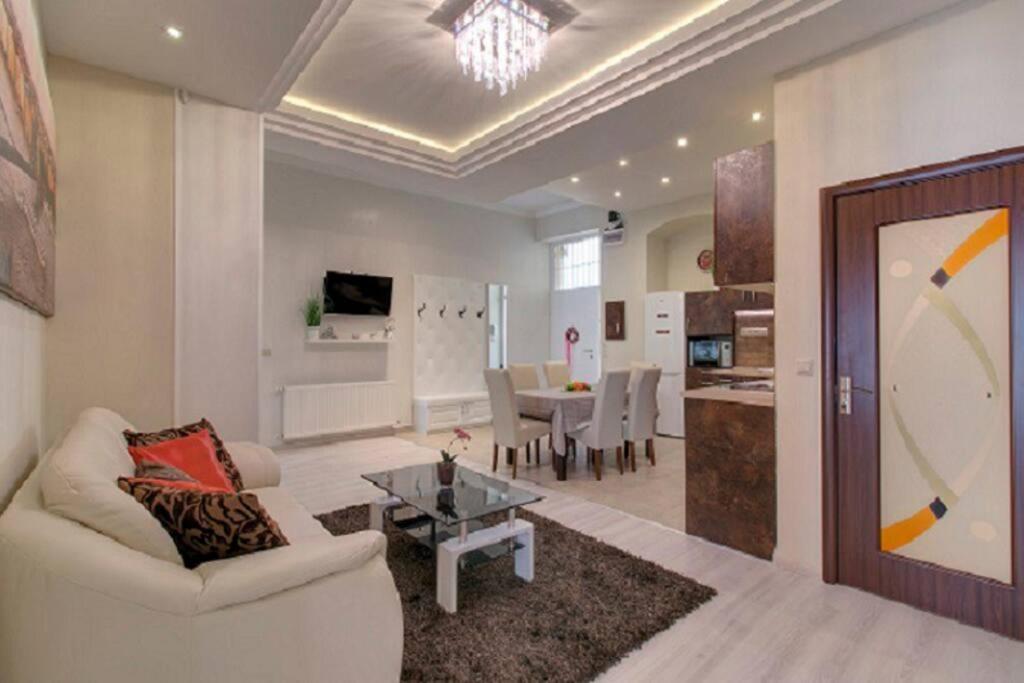 Super Central Apartment Budapest Ngoại thất bức ảnh